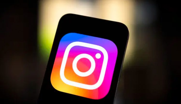آموزش رفع مشکل Just A Moment While We Set Up English Instagram